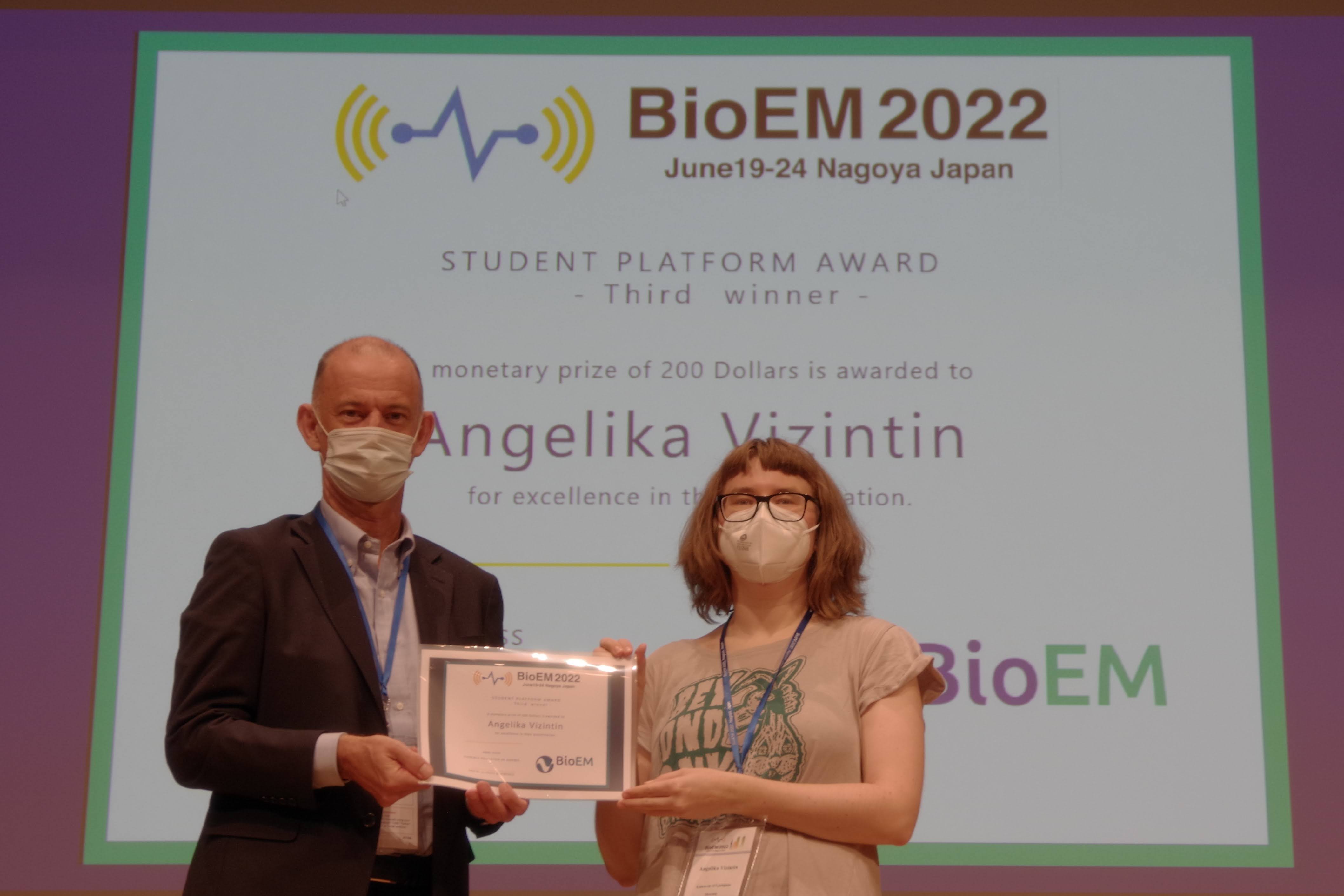 PhD student Angelika Vižintin awarded for 3rd best student platform at BioEM 2022